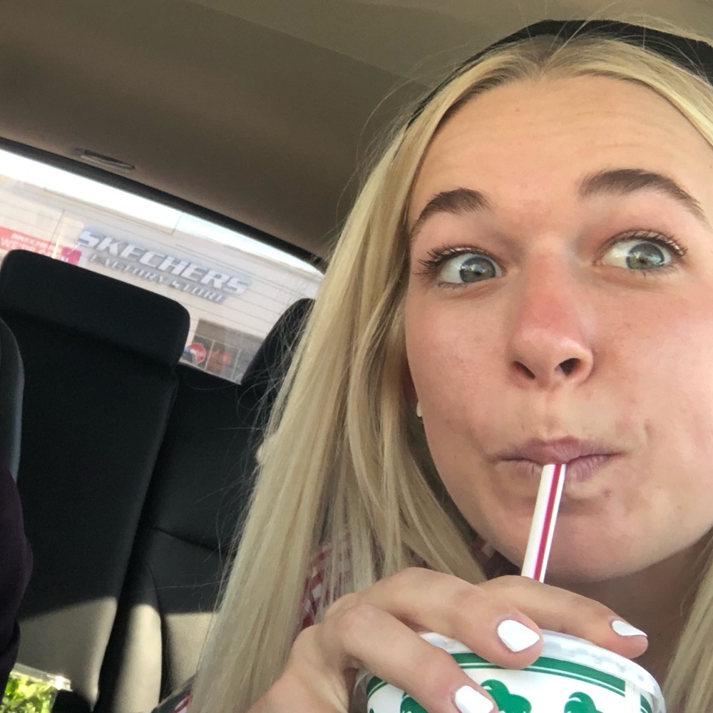 Meet your Posher, Olivia